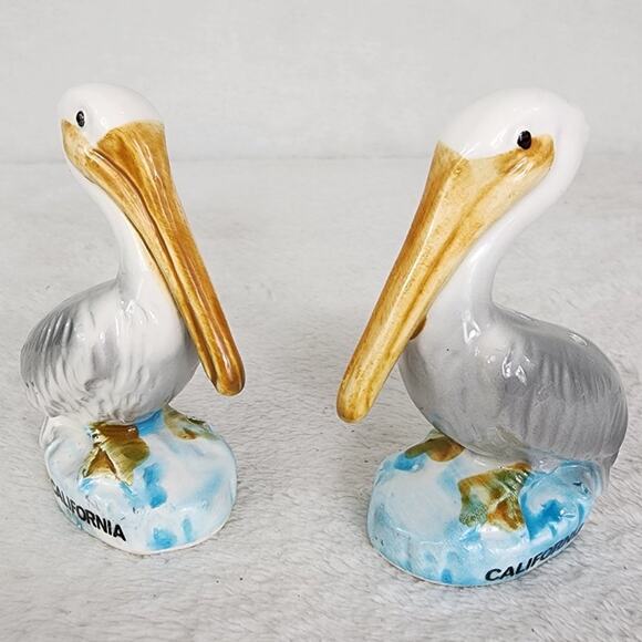 Vintage Pelican California Salt & Pepper Ceramic Shakers- Monterey Made in Japan - Picture 1 of 6